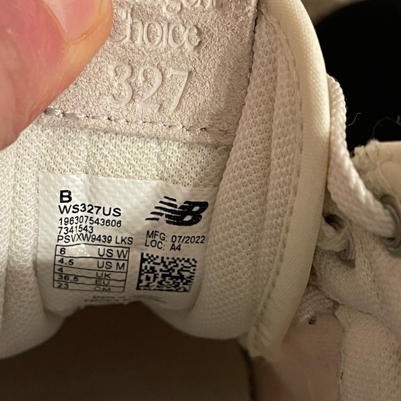 New Balance 327 Women's Cream Sneakers - Picture 5 of 5